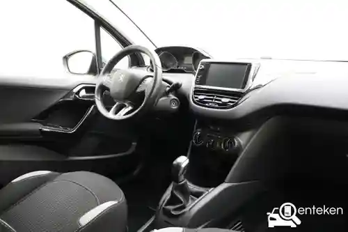 Peugeot 208 1.2 PureTech 82 2014