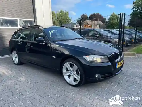 BMW 318i Touring 2010