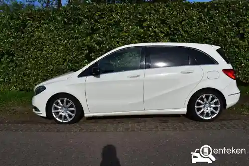 Mercedes-Benz B 180 2013