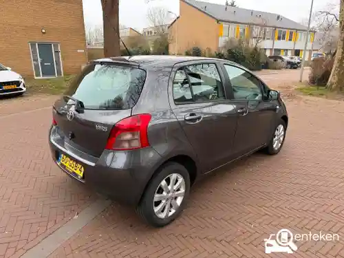 Toyota Yaris 1.3 2008