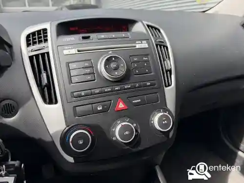 KIA cee´d Sporty Wagon 1.4 ISG 2010