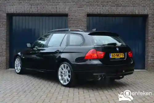 BMW 318i Touring 2010