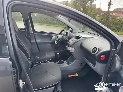 Peugeot 107 1.0 70 2010