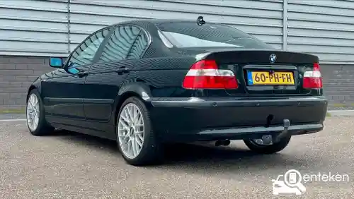 BMW 320i 2004