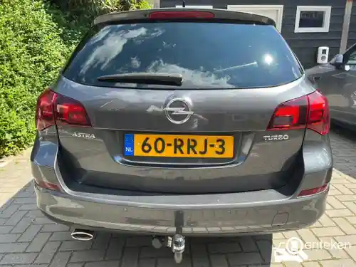 Opel Astra Sports Tourer 1.4 Turbo 2011