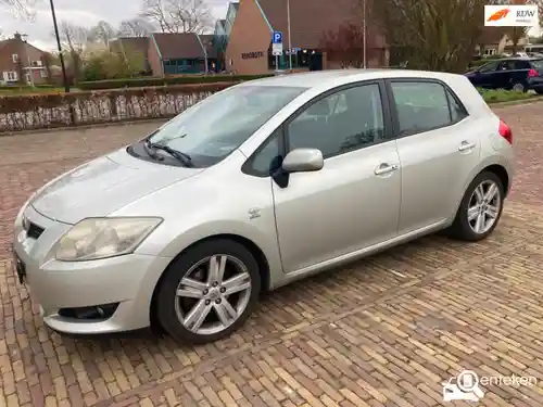 Toyota Auris 2.2 D-CAT 2010