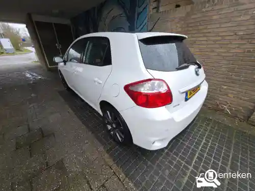 Toyota Auris 1.8 Hybrid 2011