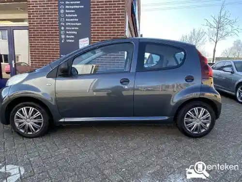 Peugeot 107 1.0 68 2012