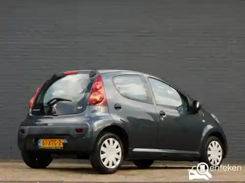 Peugeot 107 1.0 68 2012
