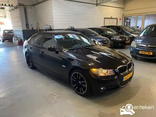 BMW 318i Touring 2010