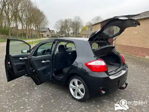 Toyota Auris 1.8 Hybrid 2011