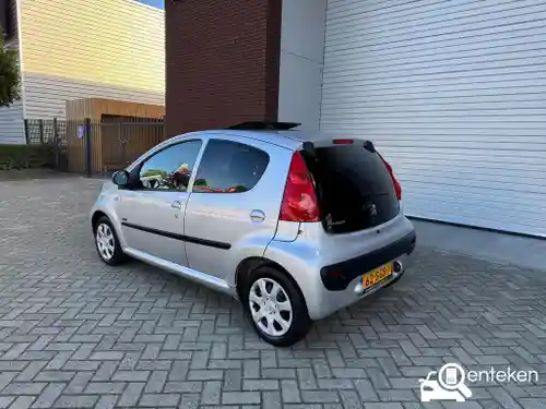 Peugeot 107 1.0 70 2011