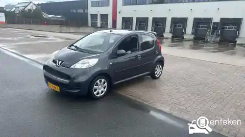Peugeot 107 1.0 70 2011