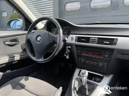 BMW 320i Touring 2006