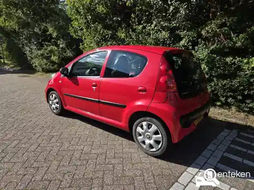 Peugeot 107 1.0 70 2011