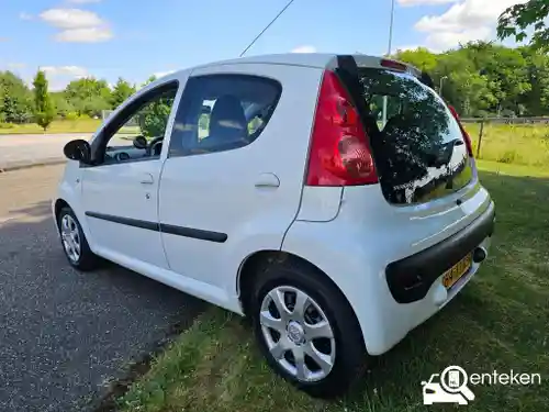Peugeot 107 1.0 70 2012