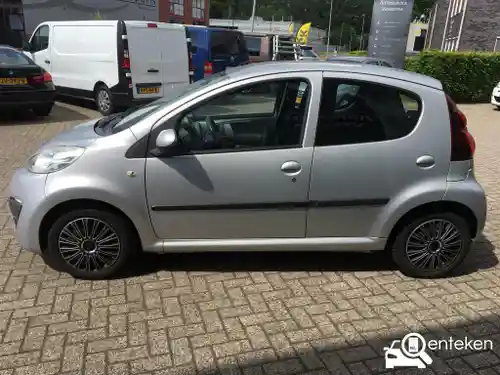 Peugeot 107 1.0 68 2012