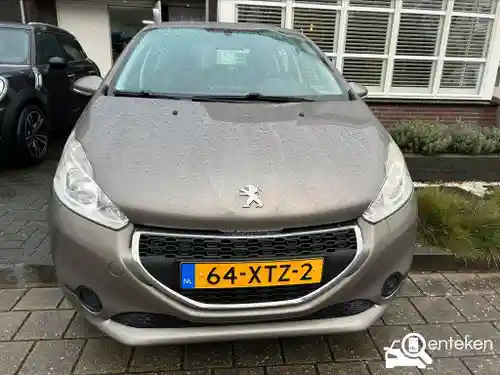 Peugeot 208 1.2 PureTech 82 2012