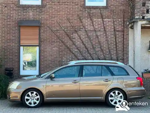 Toyota Avensis 2.0 2004