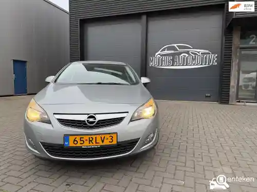 Opel Astra 1.4 Turbo 2011