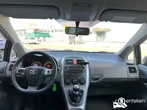 Toyota Auris 1.6 2011