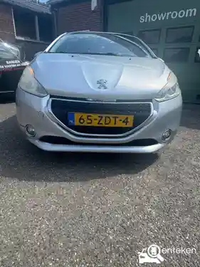Peugeot 208 1.2 PureTech 82 2012