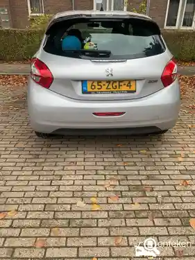 Peugeot 208 1.2 PureTech 82 2012