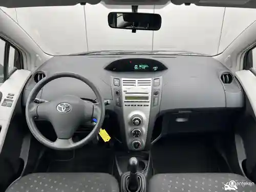Toyota Yaris 1.3 2009