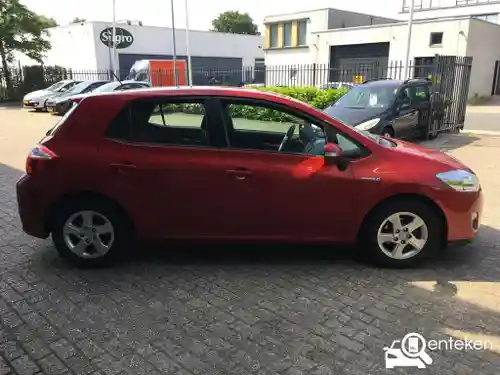 Toyota Auris 1.8 Hybrid 2012