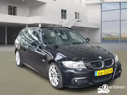 BMW 318i Touring 2013