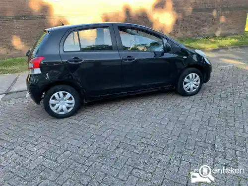 Toyota Yaris 1.0 2011