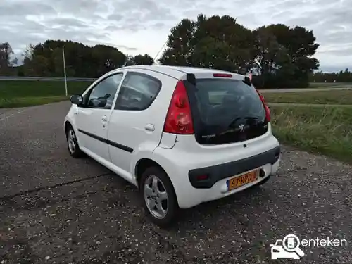 Peugeot 107 1.0 70 2011