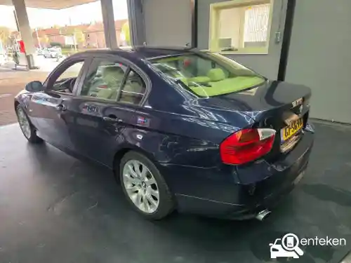 BMW 320i 2006