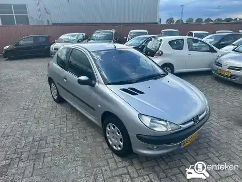 Peugeot 206 75 2001