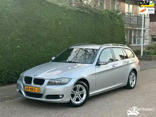 BMW 318i Touring 2010