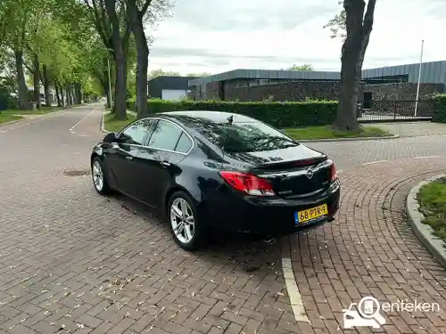 Opel Insignia 1.6 Turbo 2011