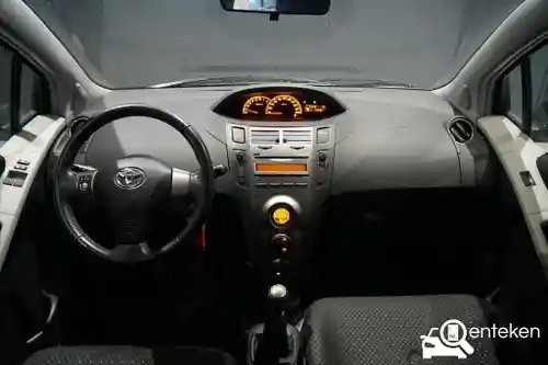 Toyota Yaris 1.33 2011