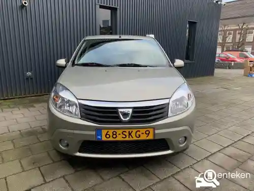 Dacia Sandero 1.2 16V 75 2011