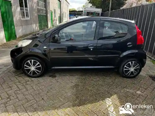 Peugeot 107 1.0 70 2011