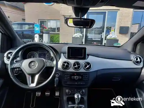 Mercedes-Benz B 200 2013