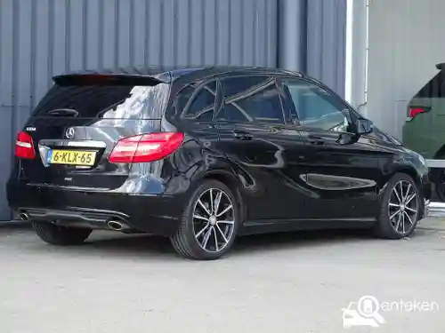 Mercedes-Benz B 180 2013