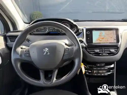 Peugeot 208 1.2 PureTech 82 2013