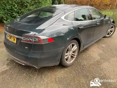 Tesla Model S 85 2013