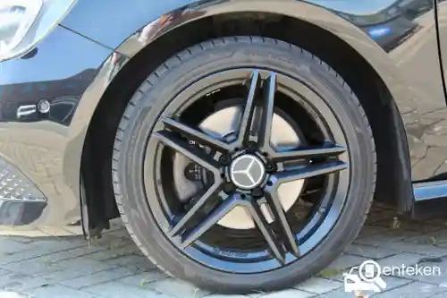 Mercedes-Benz A 180 2013