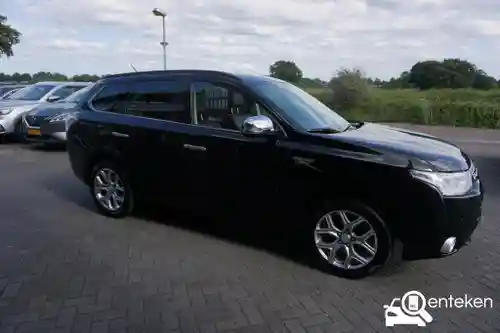 Mitsubishi Outlander 2.0 Plug-In Hybrid 2013