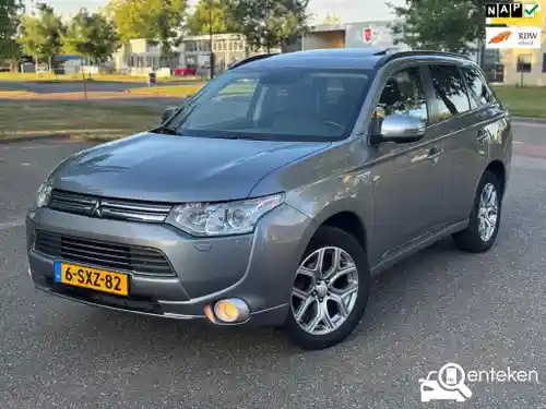Mitsubishi Outlander 2.0 Plug-In Hybrid 2013