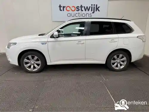 Mitsubishi Outlander 2.0 Plug-In Hybrid 2014