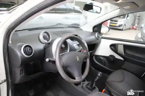 Peugeot 107 1.0 68 2014