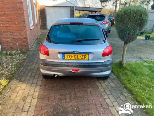 Peugeot 206 75 2001