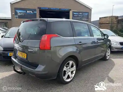 Peugeot 5008 155 THP 2011